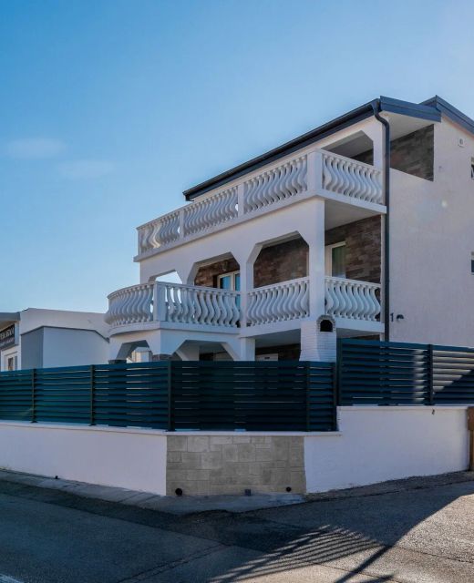 Apartments With Parking Space Vir - 21504