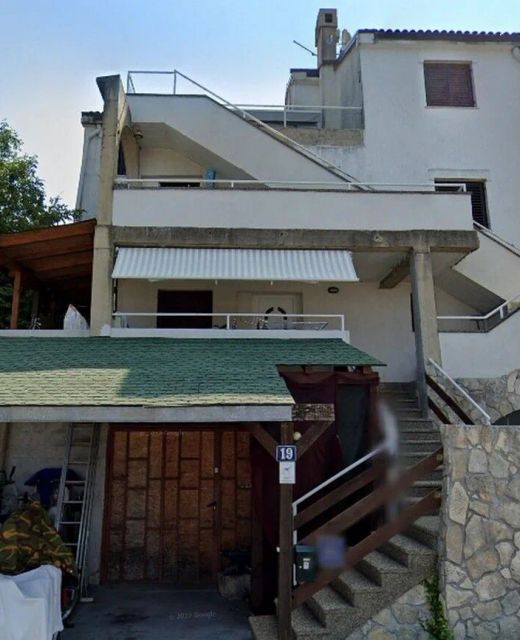 Apartments With Parking Space Njivice, Krk - 21770 Njivice