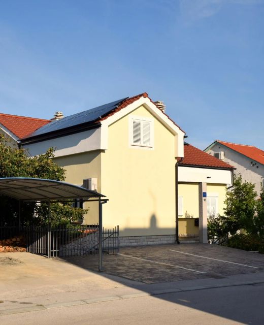 Apartments With Parking Space Njivice, Krk - 21846 Njivice