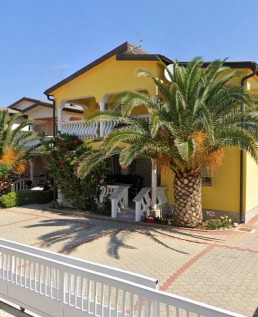 Apartments By The Sea Vir - 22235