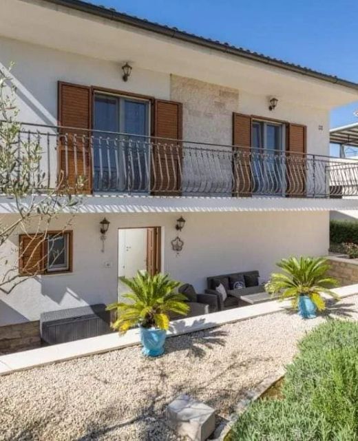Apartments With Parking Space Pula - 22308