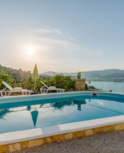 Family-friendly Apartments With Swimming Pool Mastrinka, Čiovo - 22372 Mastrinka