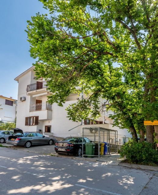 Apartments With Parking Space Baška, Krk - 22408 Baška