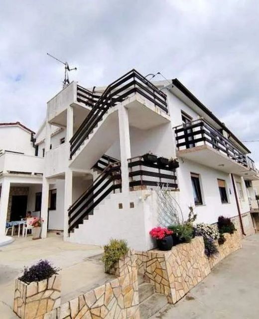 Apartments With Parking Space Rab - 22497