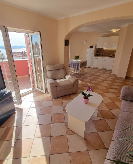 Apartments With Parking Space Crikvenica - 22514