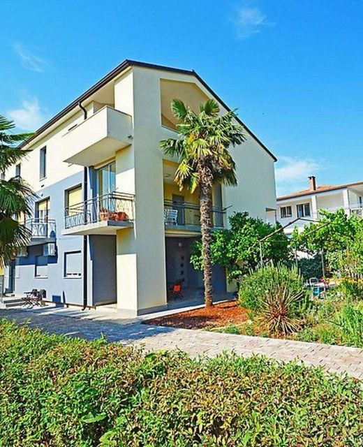 Apartments With Parking Space Umag - 22521