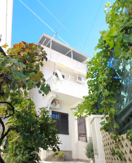 Apartments With Parking Space Baška, Krk - 22600 Baška