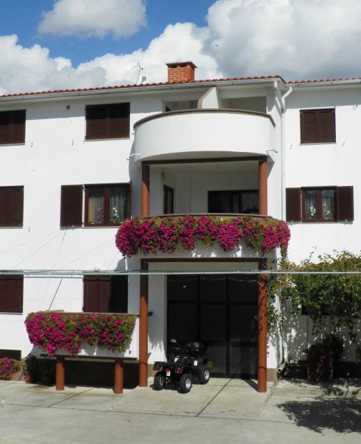 Apartments With Parking Space Baška, Krk - 22661 Baška