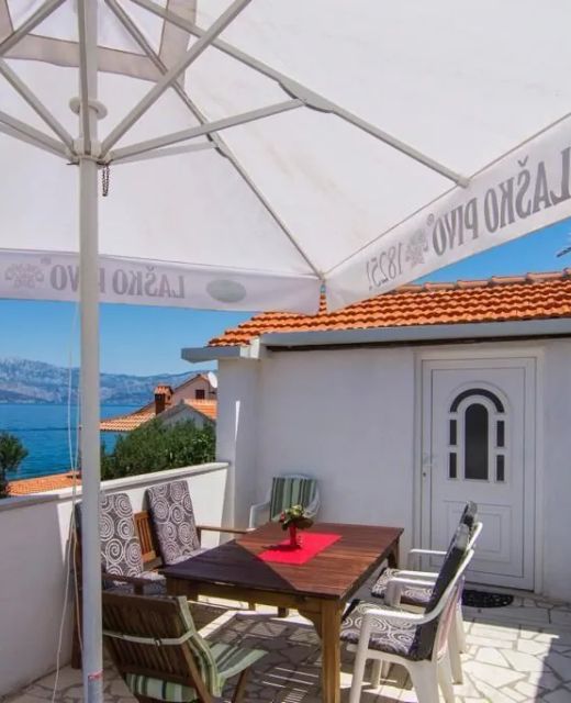 Apartments By The Sea Splitska, Brač - 22683 Splitska