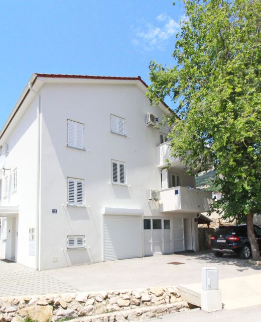 Apartments With Parking Space Baška, Krk - 22700 Baška