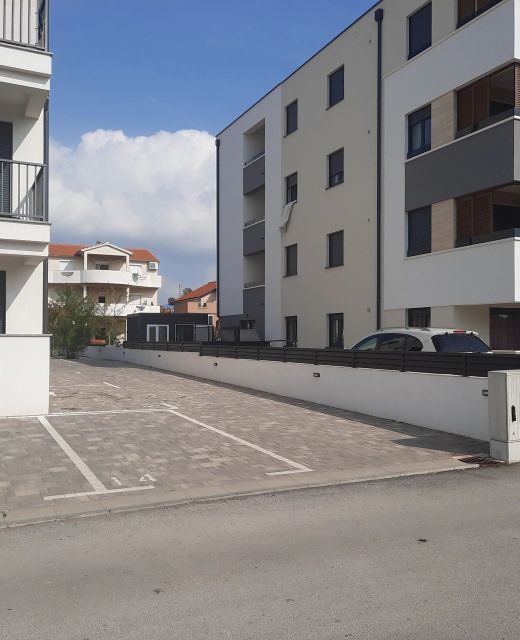 Apartments With Parking Space Zadar - 22836