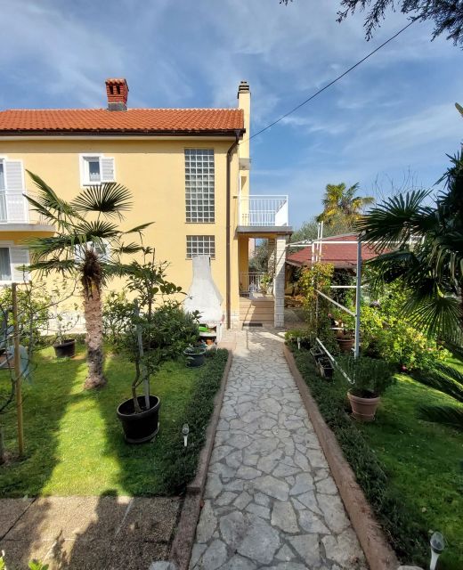 Apartments With Parking Space Malinska, Krk - 22892 Malinska