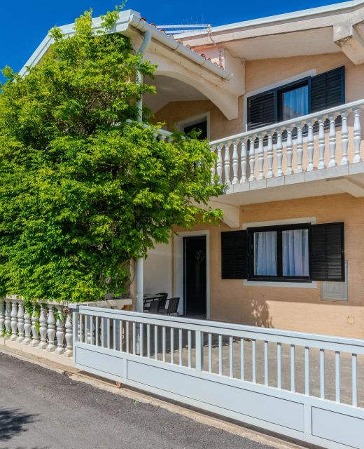 Apartments With Parking Space Vir - 22930