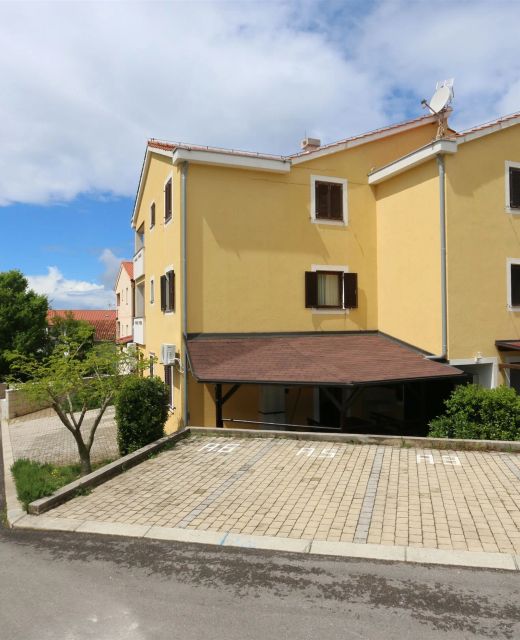 Apartment Bensak Klimno