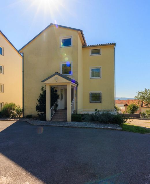 Apartments Pirin Dramalj