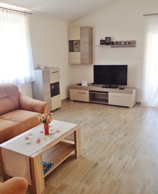 Apartman Kiki Starigrad