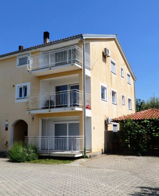 Apartment Dado Silo