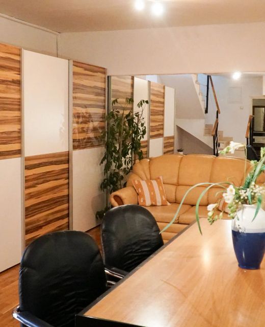Apartment Tinel Split