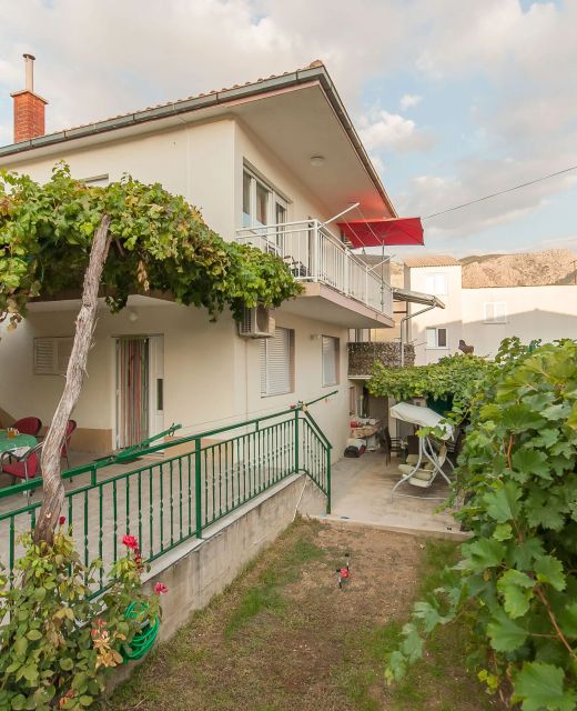Apartments Neda Omis