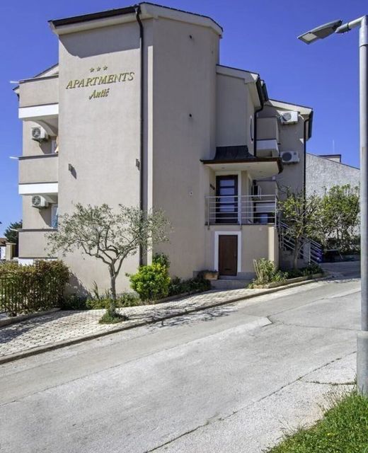 Apartmani Antić 1 Pješčana Uvala