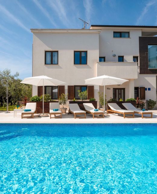 Apartment Residence Mala 4 s bazenom i whirlpool-om Funtana