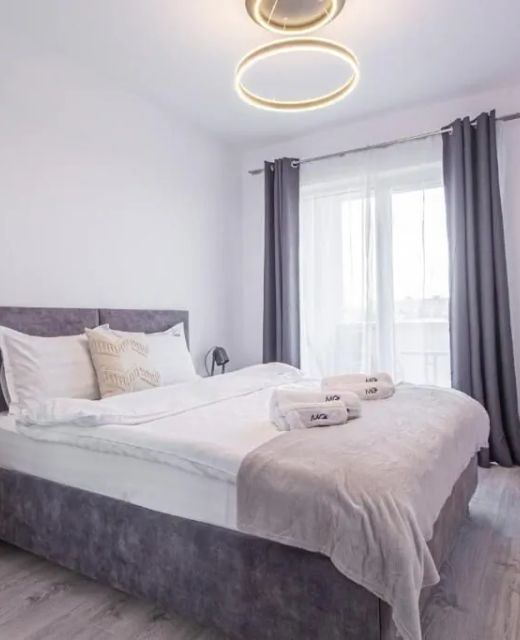 Apartament Mo Host Pink Brașov