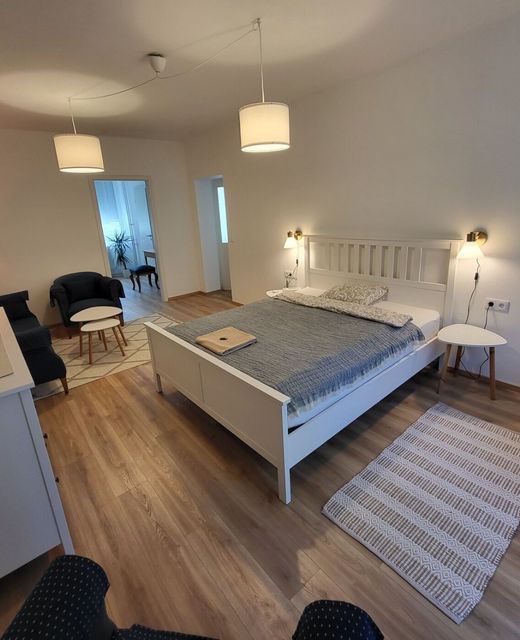 Kislakás a Béke téren Esztergom
