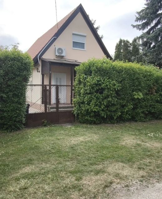 Hattyú Vendégház Gárdony