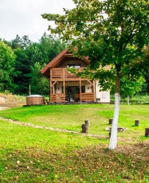 POD LASEM U SURAJÓW