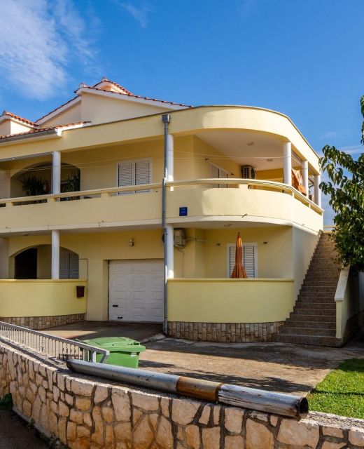 Apartments Kapovic Vir