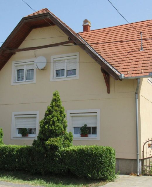 Gitta Apartman Lesenceistvánd