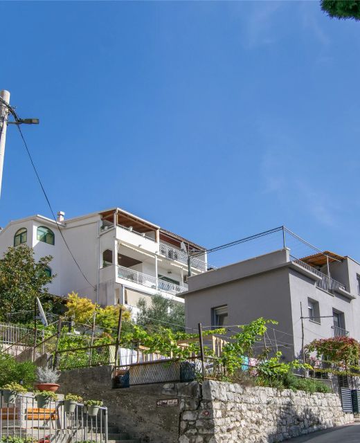 Apartments Ozren Omis