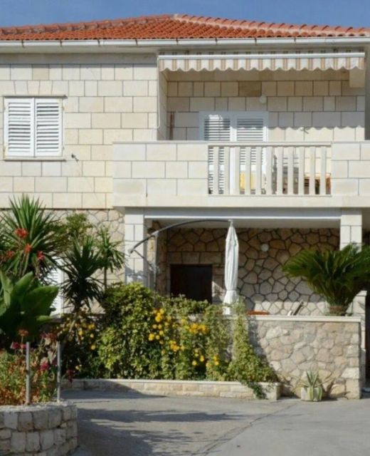 Apartments Žana Postira