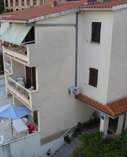 Apartments Lovre Brela