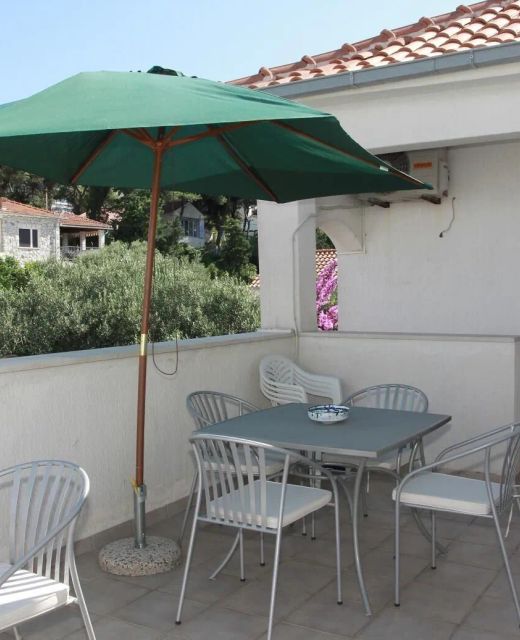 Apartment Vinko Postira