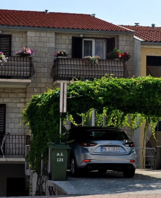 Apartments and Rooms Ljuba Makarska