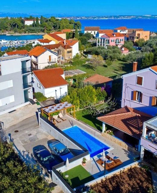 Apartments Sora Preko