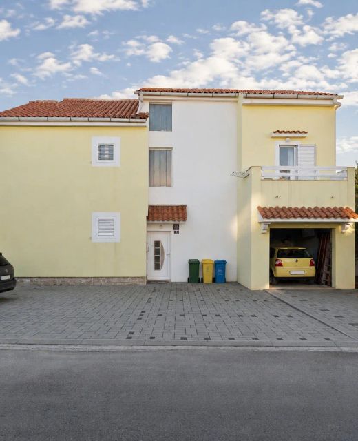 Apartments Sime Novalja