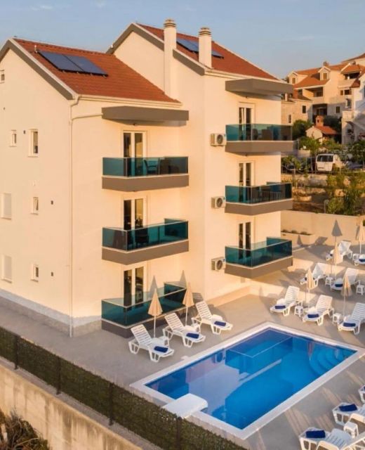 Apartments Jakov Postira