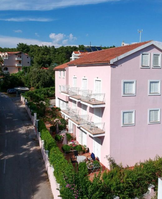 Apartments Josi Vrboska
