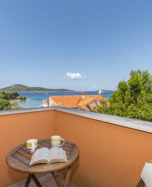Apartments Delfin Prvic Sepurine