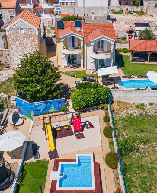 Villa Holiday Reunion Pirovac