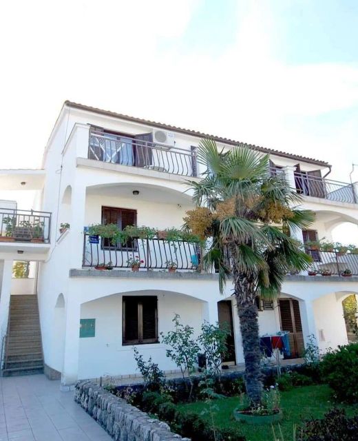 Apartments With Parking Space Njivice, Krk - 21859 Njivice