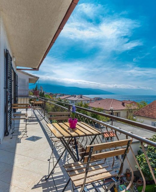 Apartments With Parking Space Novi Vinodolski - 22846