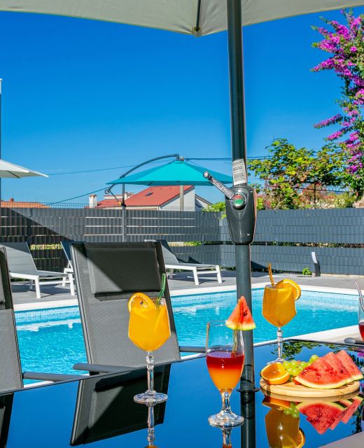 Apartments With Swimming Pool Kaštel Lukšić, Kaštela - 22983 Kaštel Lukšić