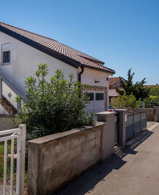 Apartments With Parking Space Vir - 23044