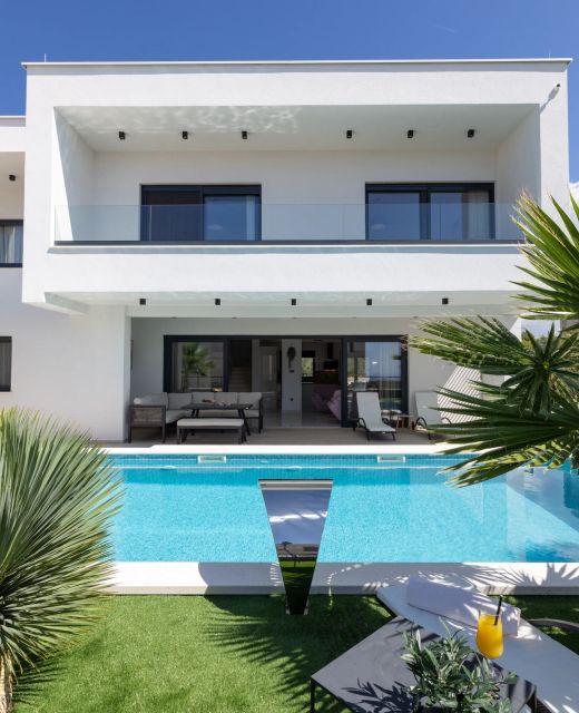 Luxury Villa With A Swimming Pool Primošten - 23550
