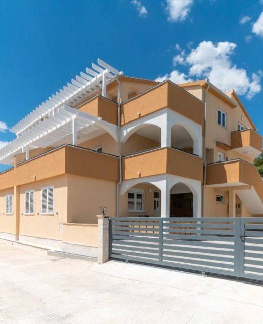 Apartments Lux 1 Marina