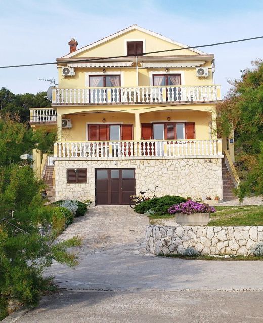 Apartments Grbac Veli Rat-Seaside Veli Rat