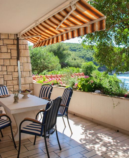 Apartment Elena Postira